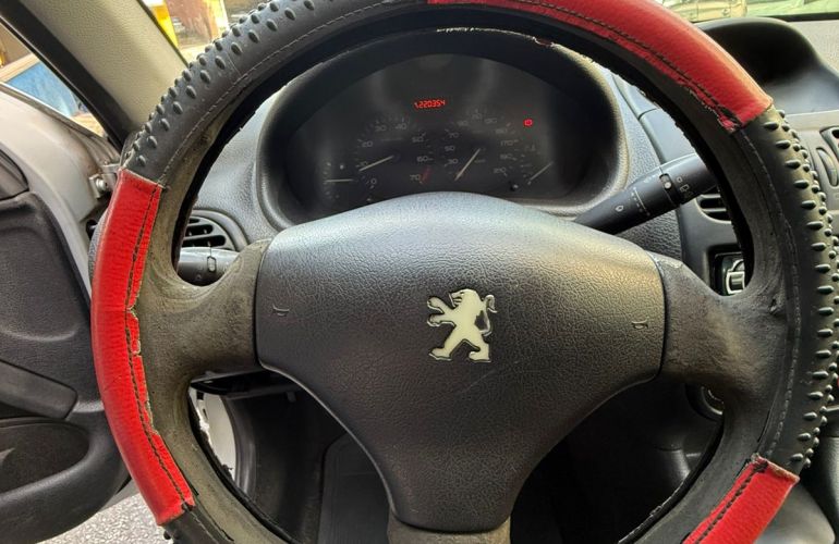 Peugeot 206 Hatch. Sensation 1.4 8V (flex) 2p - Foto #8