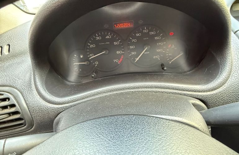 Peugeot 206 Hatch. Sensation 1.4 8V (flex) 2p - Foto #9