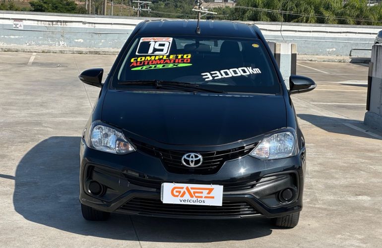 Toyota Etios 1.5 X Plus 16v - Foto #2