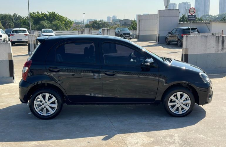 Toyota Etios 1.5 X Plus 16v - Foto #4
