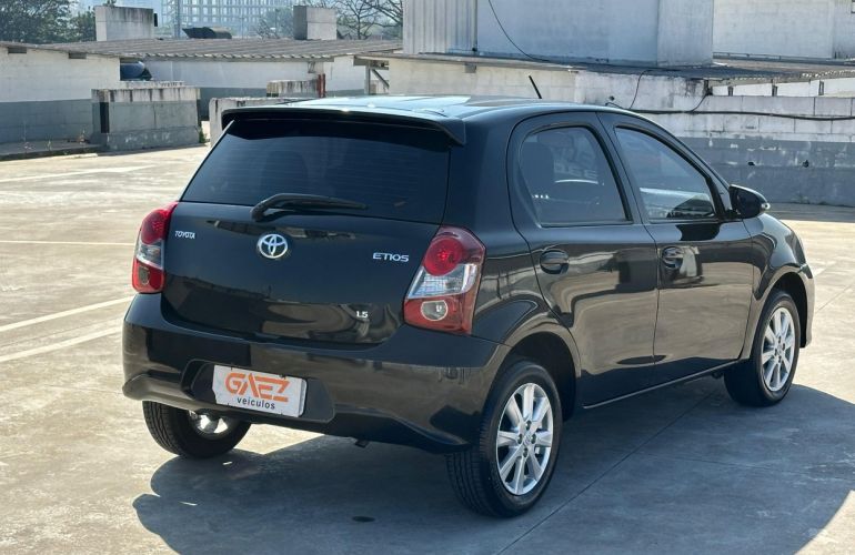 Toyota Etios 1.5 X Plus 16v - Foto #5