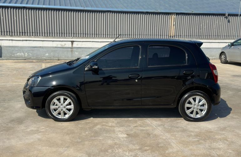 Toyota Etios 1.5 X Plus 16v - Foto #8