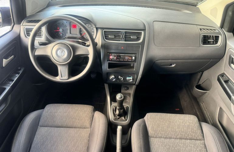 Volkswagen Fox 1.0 VHT (Flex) 4p - Foto #5