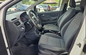 Volkswagen Fox 1.6 8V (Flex) - Foto #4