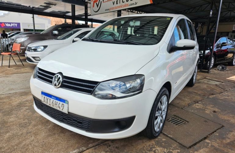 Volkswagen Fox 1.6 8V (Flex) - Foto #9