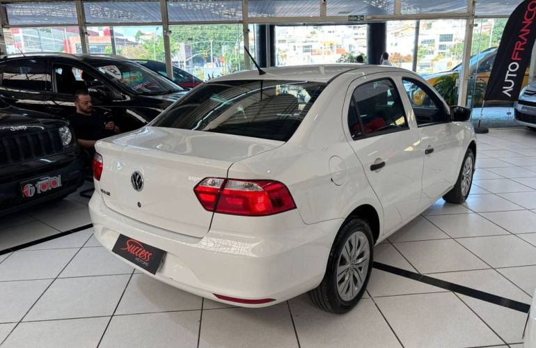Volkswagen Voyage 1.0 12v MPi Total - Foto #2