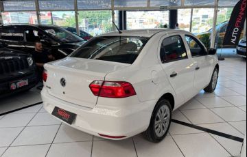 Volkswagen Voyage 1.0 12v MPi Total - Foto #2