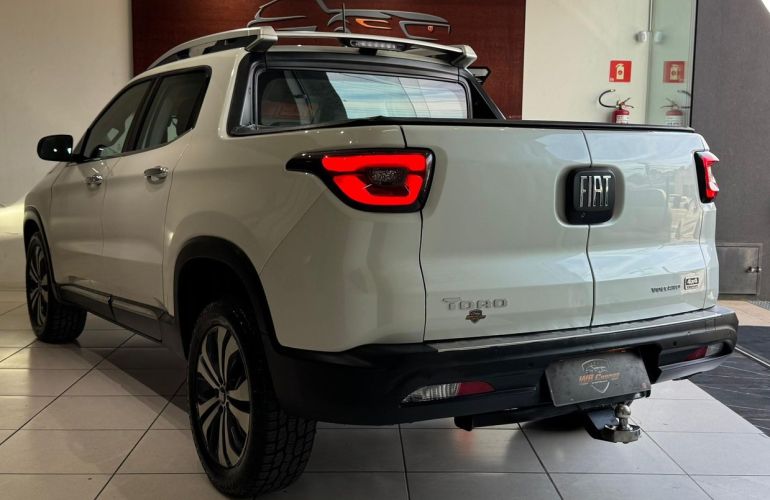 Fiat Toro 2.0 16V Turbo Volcano 4WD At9 - Foto #3