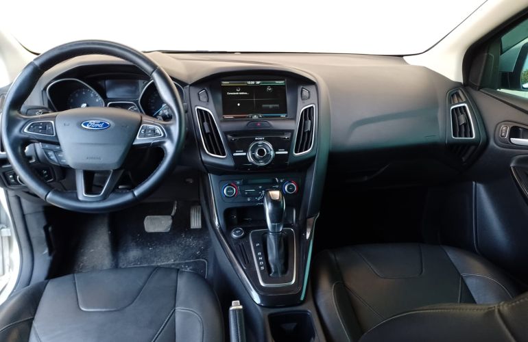 Ford Focus Sedan Titanium Plus 2.0 PowerShift - Foto #3
