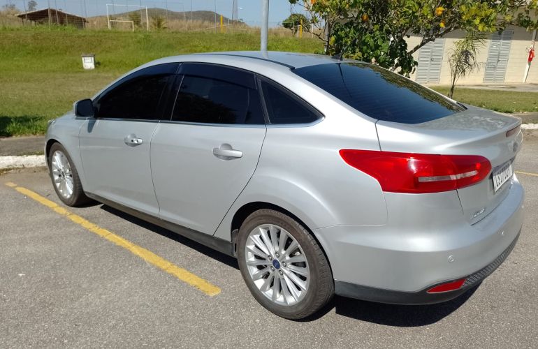Ford Focus Sedan Titanium Plus 2.0 PowerShift - Foto #5