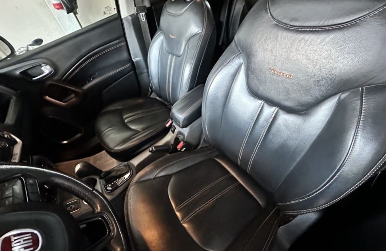 Fiat Toro Volcano 2.0 diesel AT9 4x4 - Foto #9