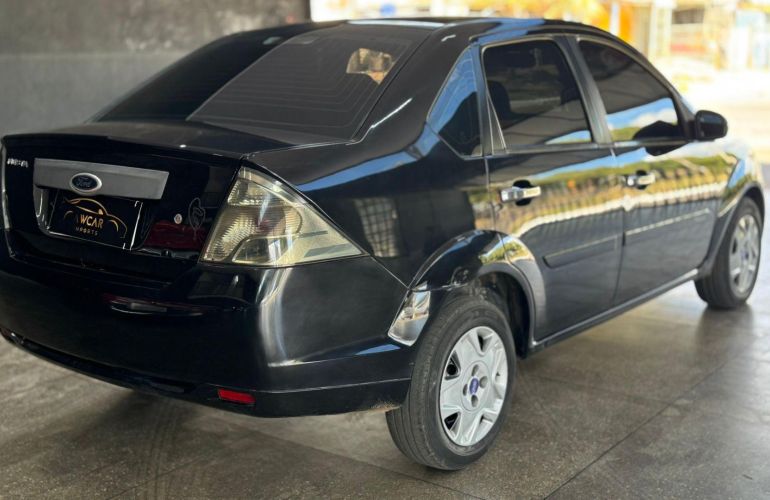 Ford Fiesta Sedan 1.0 - Foto #3