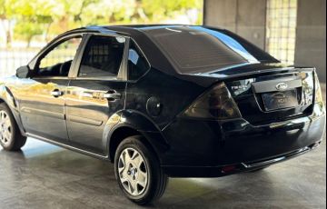 Ford Fiesta Sedan 1.0 - Foto #4