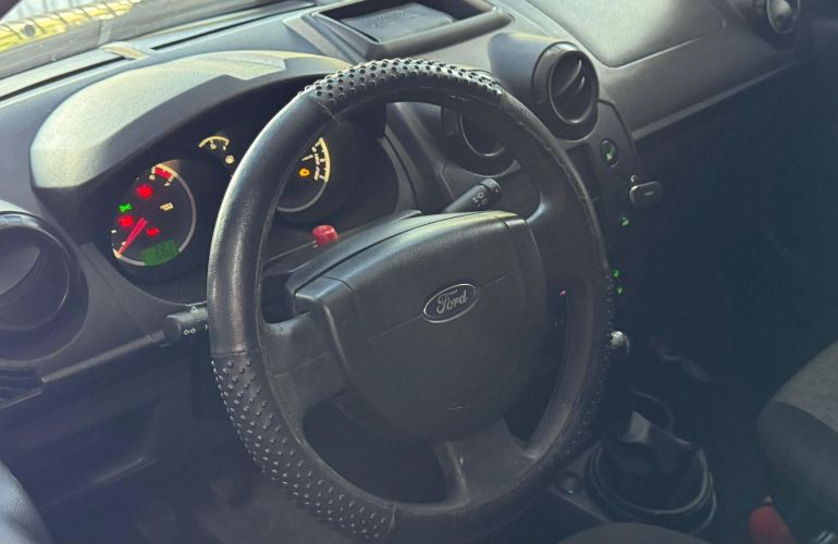 Ford Fiesta Sedan 1.0 - Foto #7
