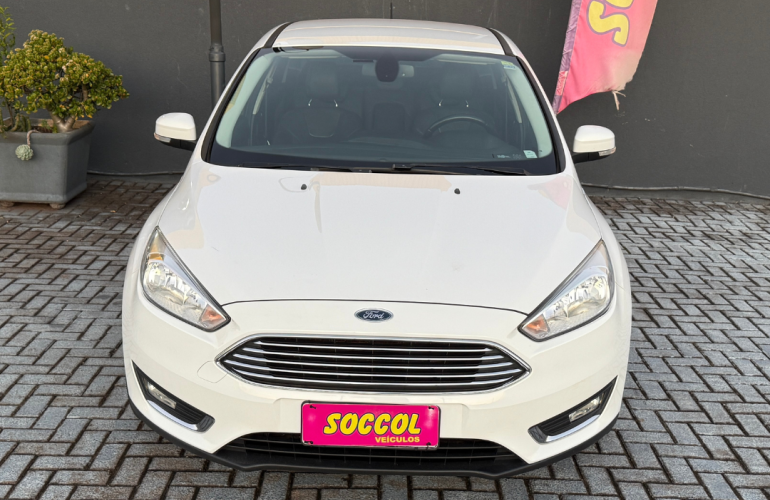 Ford Focus Sedan Titanium 2.0 16V (Aut) - Foto #2