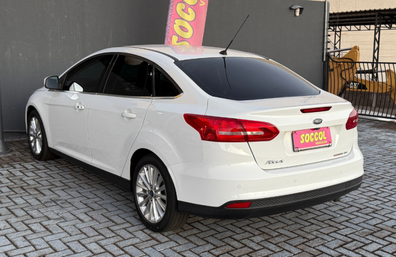 Ford Focus Sedan Titanium 2.0 16V (Aut) - Foto #9