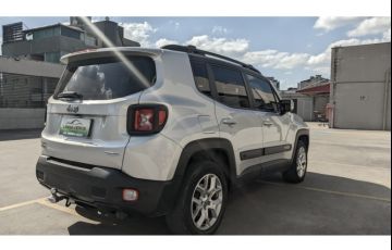 Jeep Renegade 2.0 16V Turbo Diesel Longitude 4p 4x4 Automático - Foto #4