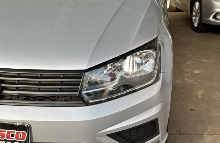Volkswagen Voyage 1.0 MPI (Flex) - Foto #4