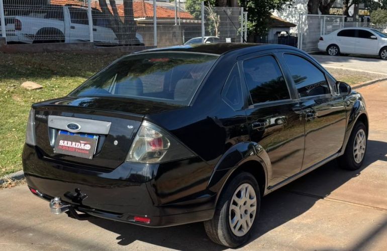 Ford Fiesta 1.6 SE Sedan 16v - Foto #7