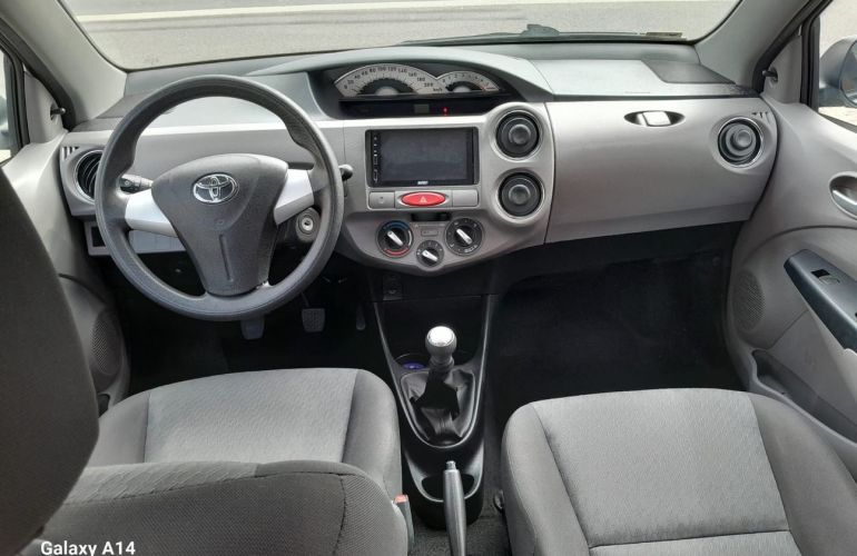 Toyota Etios 1.5 Xls 16v - Foto #4
