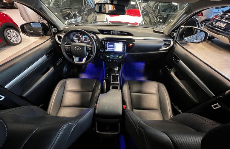 Toyota Hilux 2.8 D-4d Turbo CD Srx 4x4 - Foto #6