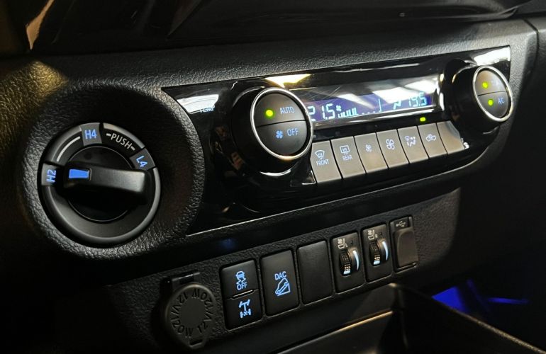 Toyota Hilux 2.8 D-4d Turbo CD Srx 4x4 - Foto #9