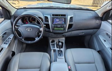 Toyota Hilux 3.0 TDI 4x4 CD SRV (Aut) - Foto #9