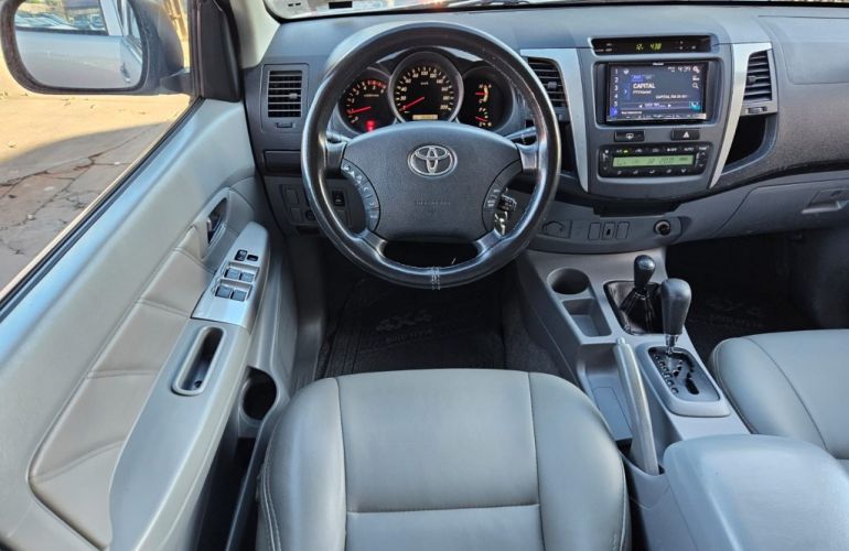 Toyota Hilux 3.0 TDI 4x4 CD SRV (Aut) - Foto #10