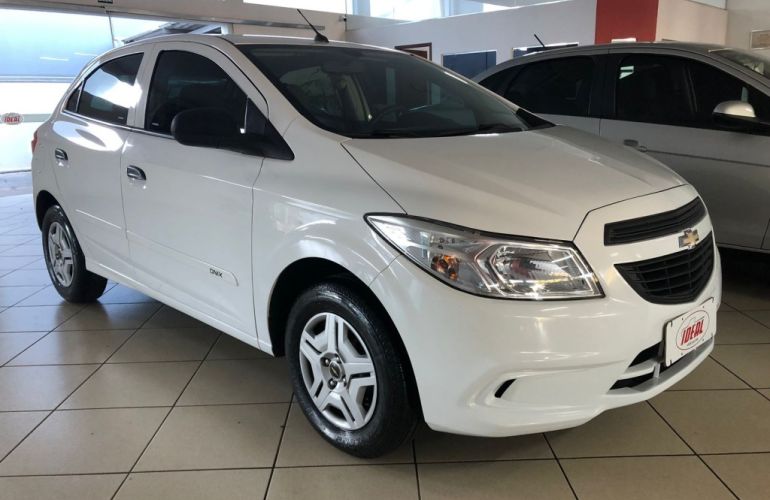 Chevrolet Onix 1.0 LS SPE/4 - Foto #3