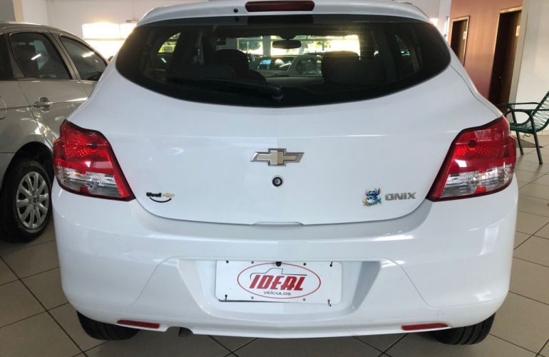 Chevrolet Onix 1.0 LS SPE/4 - Foto #5