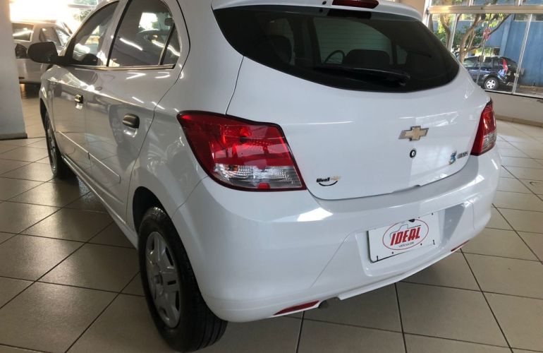 Chevrolet Onix 1.0 LS SPE/4 - Foto #6