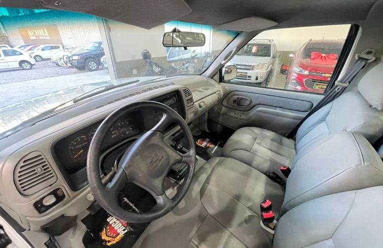Chevrolet Silverado 4.2 Dlx 4x2 CS 18v Turbo Intercooler Diesel 2p Manual - Foto #10