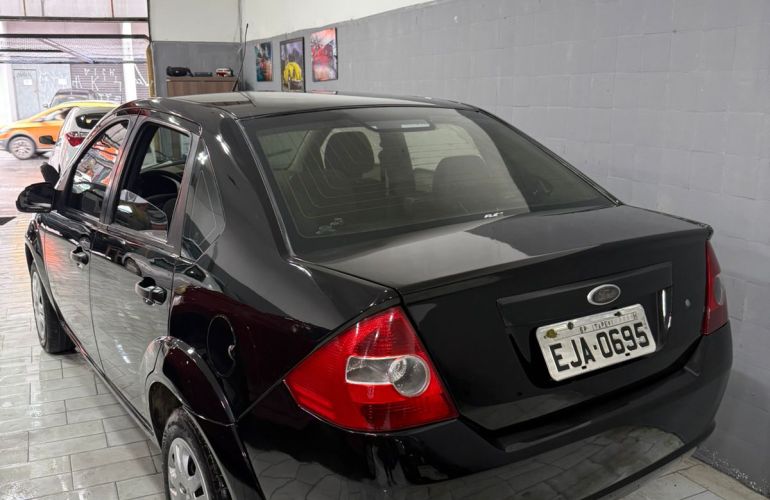 Ford Fiesta Sedan 1.0 (Flex) - Foto #4