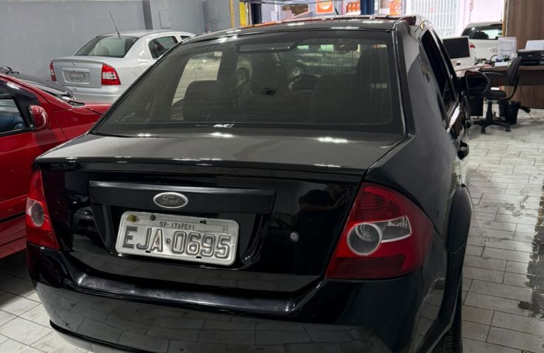 Ford Fiesta Sedan 1.0 (Flex) - Foto #6