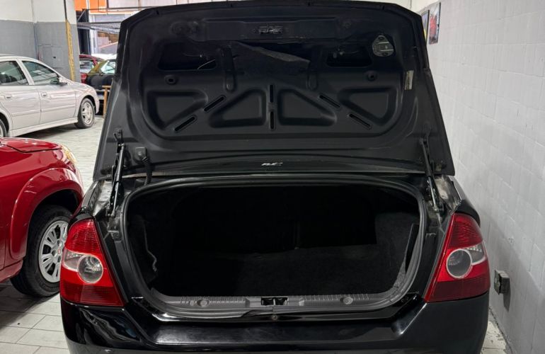 Ford Fiesta Sedan 1.0 (Flex) - Foto #7