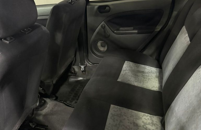 Ford Fiesta Sedan 1.0 (Flex) - Foto #8