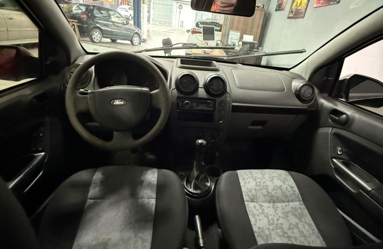 Ford Fiesta Sedan 1.0 (Flex) - Foto #9