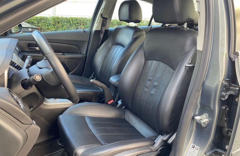 Chevrolet Cruze 1.8 LT 16V Sedan - Foto #9