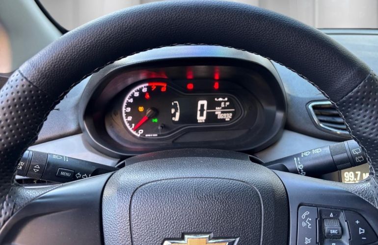 Chevrolet Onix 1.0 Plus - Foto #8