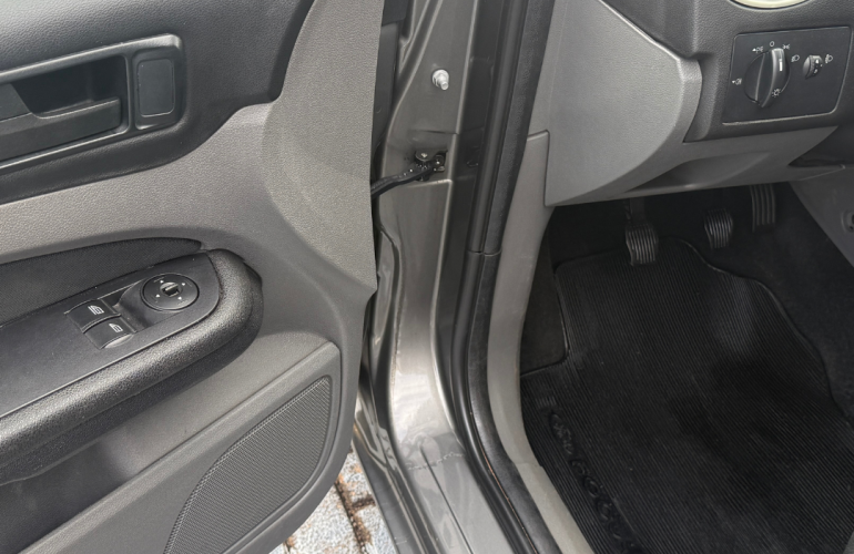 Ford Focus Hatch GL 1.6 8V - Foto #5