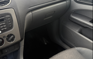 Ford Focus Hatch GL 1.6 8V - Foto #7