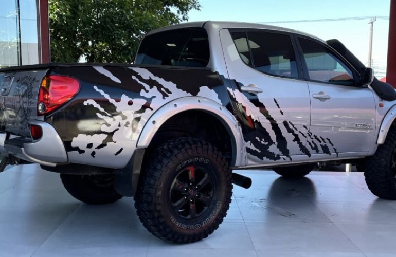 Mitsubishi L200 Triton 3.2 Di-D 4x4 GL - Foto #4