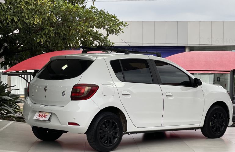 Renault Sandero Expression 1.0 16V (Flex) - Foto #4