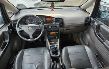 Chevrolet Zafira Elegance 2.0 (Flex) - Foto #2