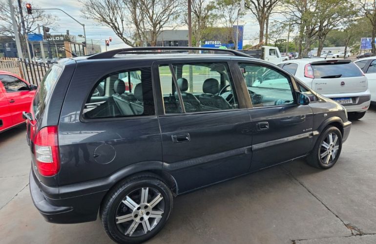 Chevrolet Zafira Elegance 2.0 (Flex) - Foto #7