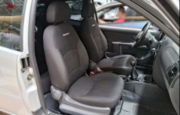 Fiat Strada 1.4 MPi Freedom CD 8v - Foto #4