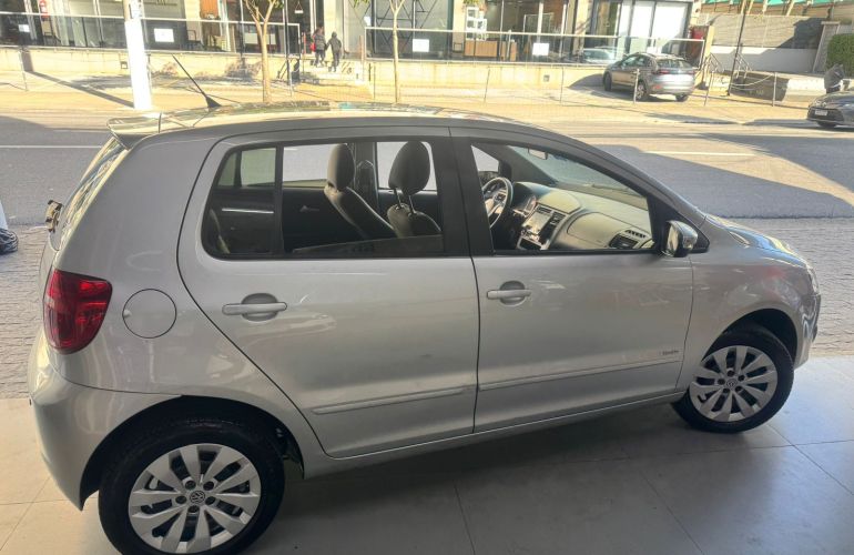 Volkswagen Fox 1.0 TEC (Flex) 4p - Foto #4