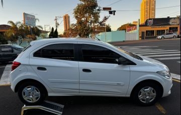 Chevrolet Onix 1.0 MPFi LS 8v - Foto #4