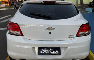Chevrolet Onix 1.0 MPFi LS 8v - Foto #6
