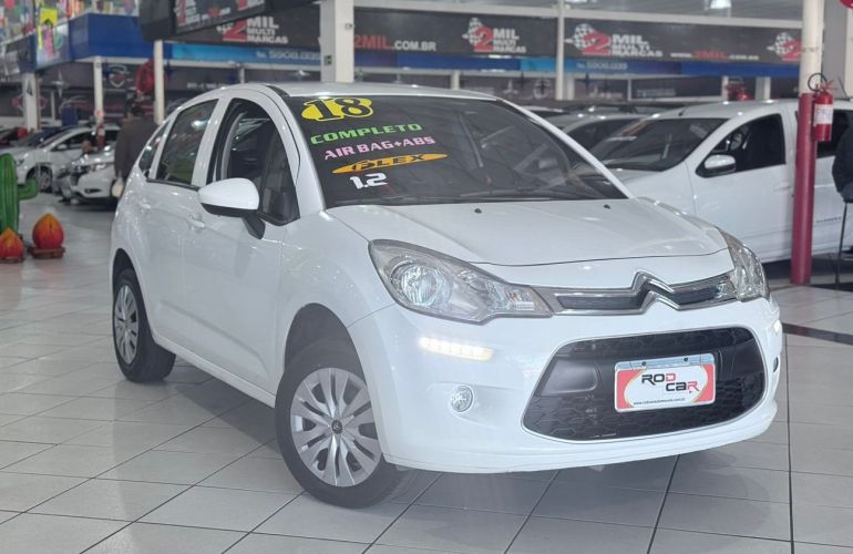 Citroën C3 1.2 Pure Tech Attraction - Foto #1
